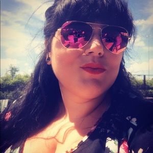 Meet your Posher, Kacey